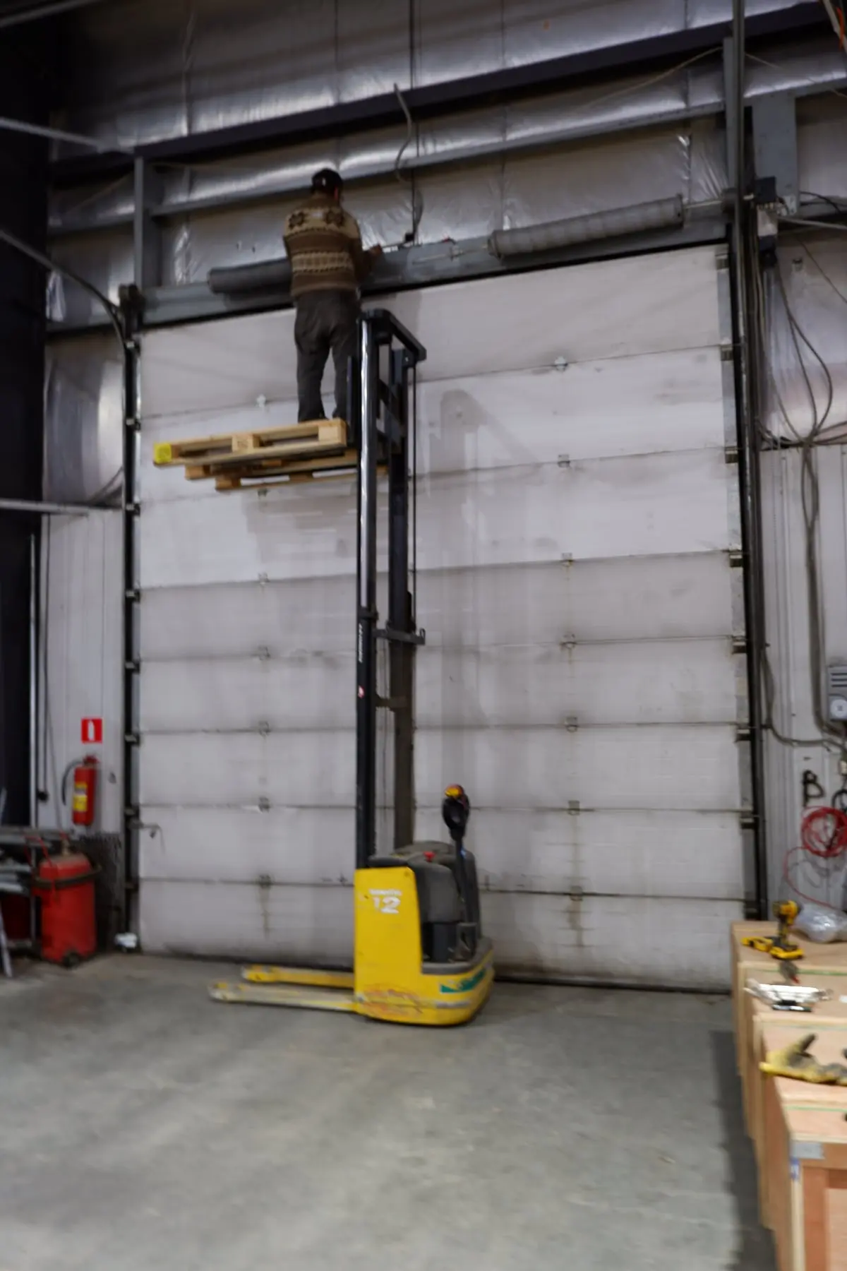 Замена торсионных пружин секционных ворот