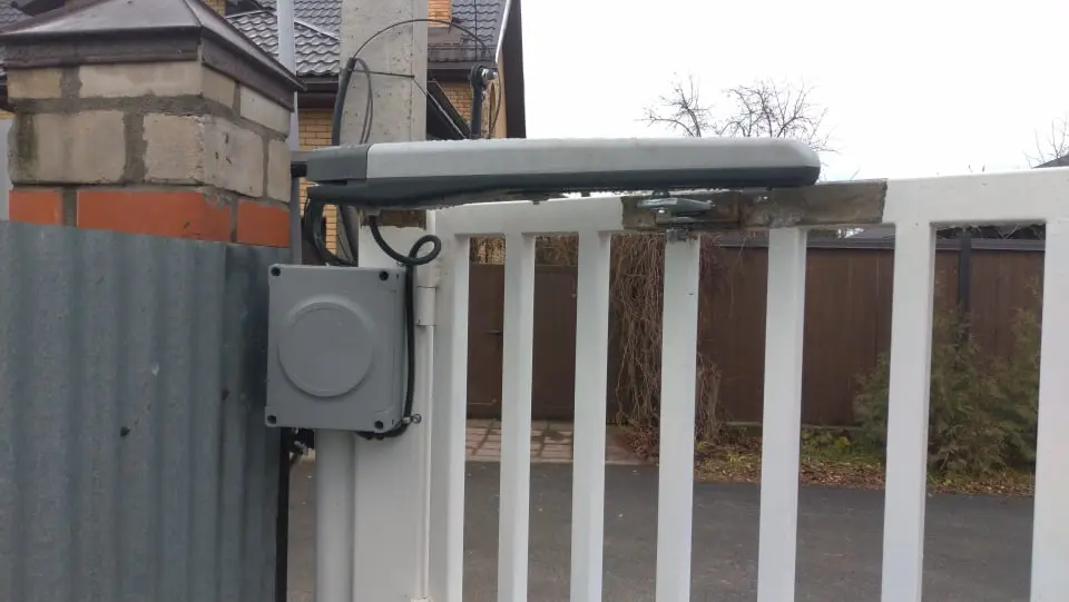 Замена торсионных пружин секционных ворот